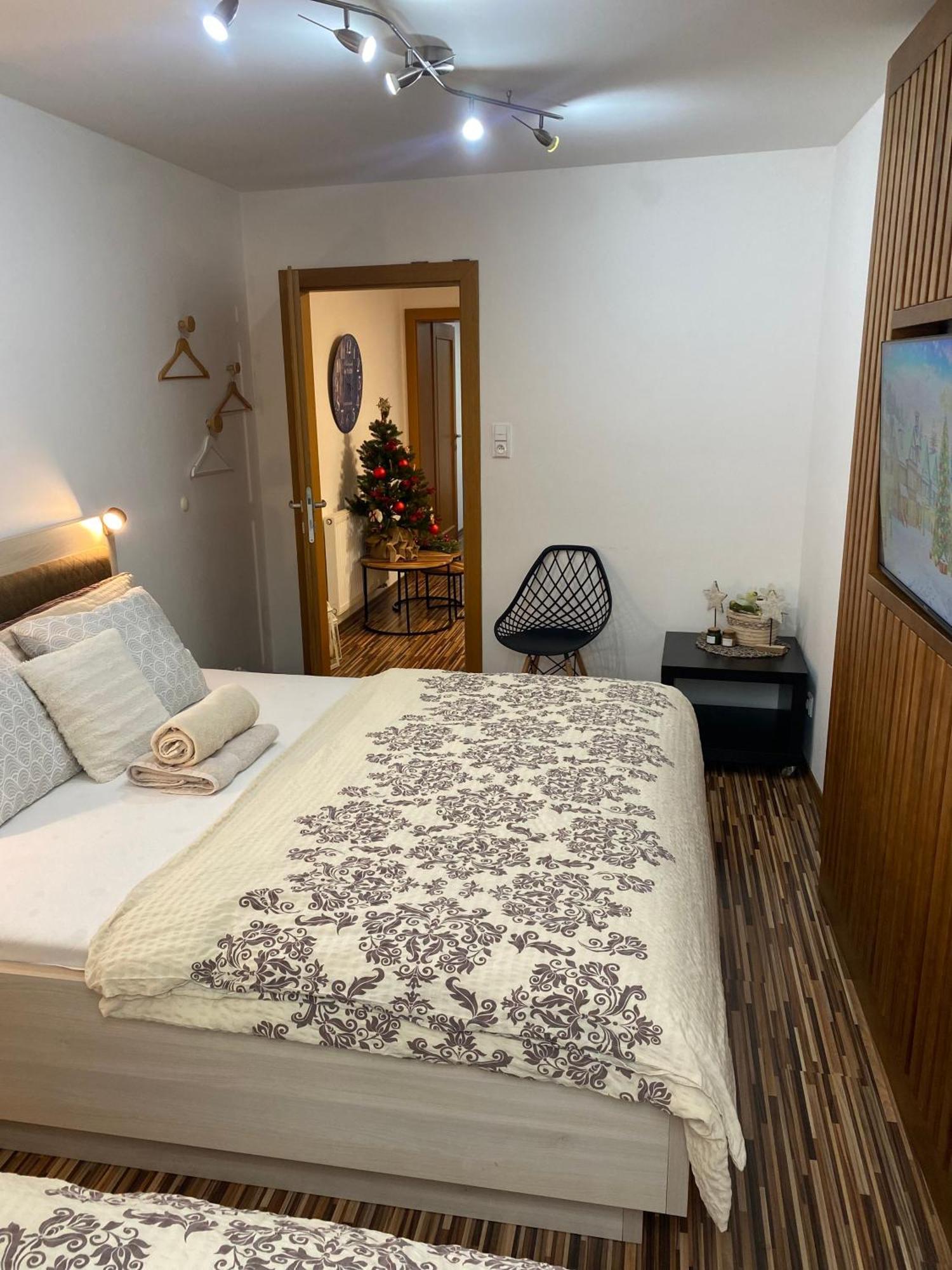 Dum U Lazni Federer Apartment Třeboň Стая снимка